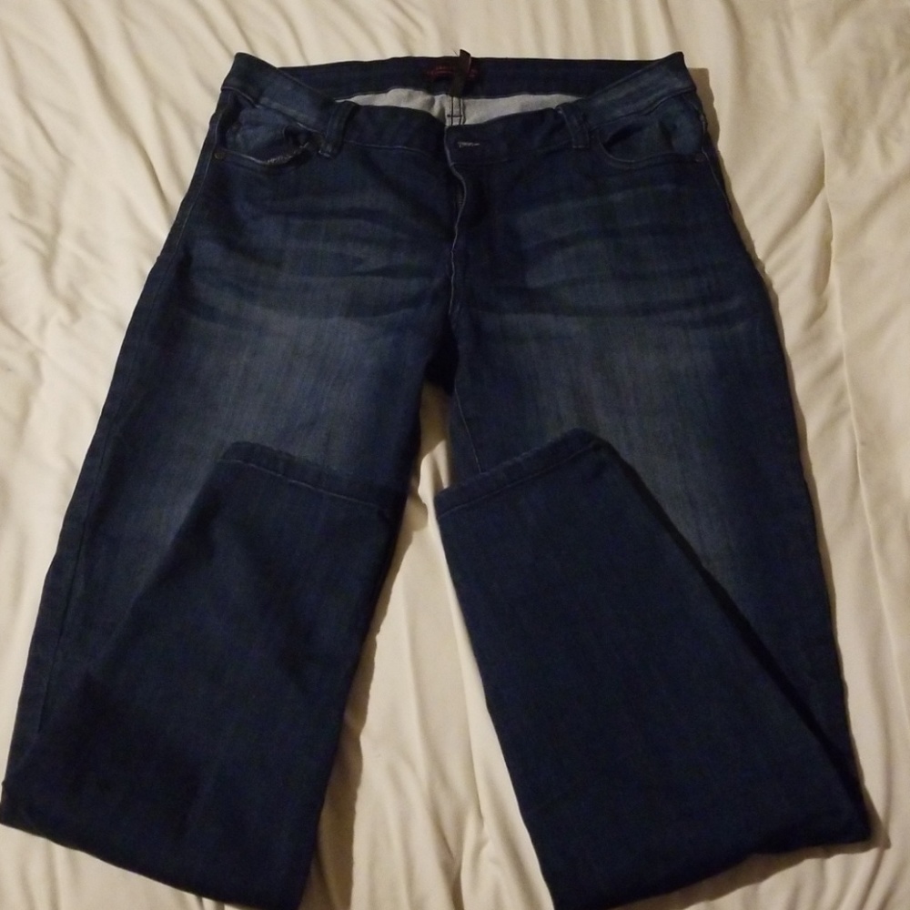 LIKE NEW CONDITION CELEBRITY PINK JEANS